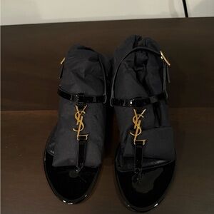 NWT YSL Saint Laurent Sandals Size 34